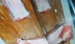 玉米烧排骨的做法