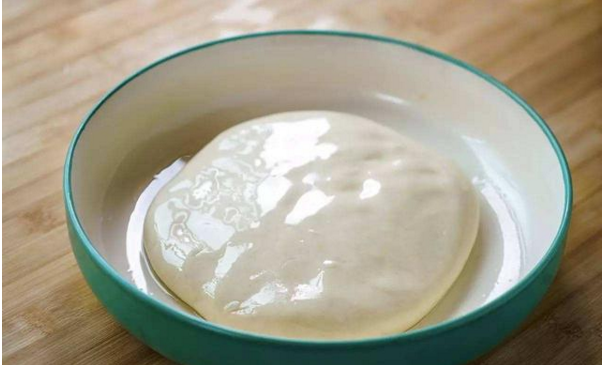 醒面时为什么要封上保鲜膜