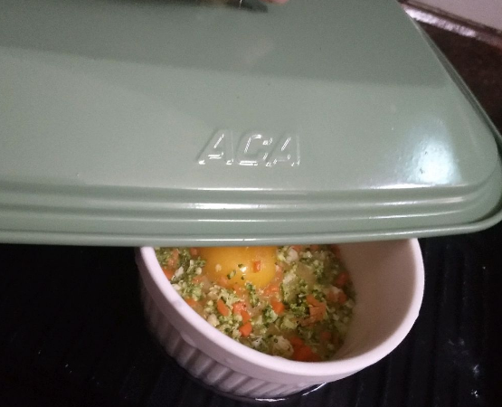 西兰花胡萝卜蒸鸡蛋的做法