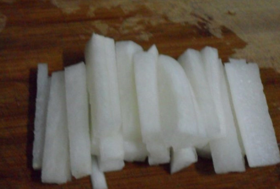 萝卜酸菜的做法和步骤