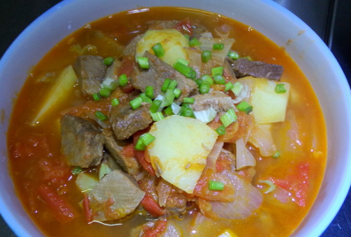 西红柿土豆炖牛腱子肉的做法
