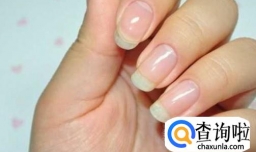 如何护理指甲？