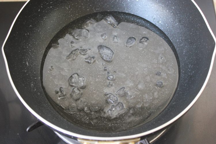 冰糖葫芦的做法