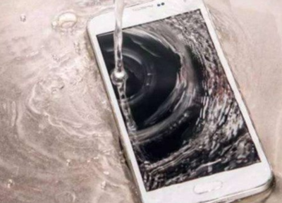 手机掉水里了应该怎么处理