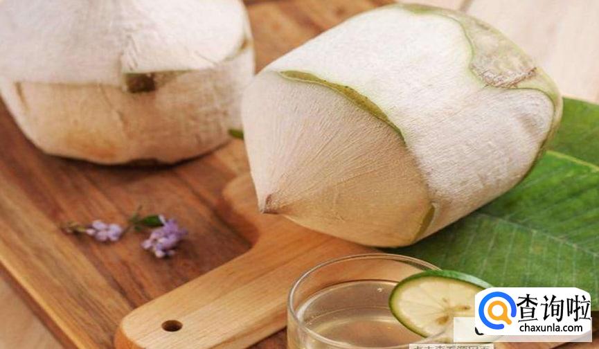 为什么椰子里面有水