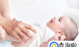 给婴儿换尿不湿的详细步骤