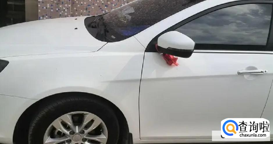 白色车漆上的黄斑怎么去除