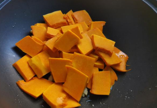 老南瓜怎么炒好吃又简单的做法