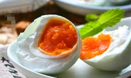 端午节为什么要吃咸鸭蛋和粽子