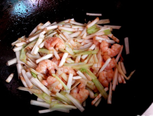 大蒜炒虾仁的家常做法