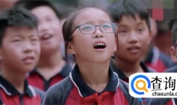 “新型亲子关系”背后的残酷真相：父母陪伴身边，孩子依旧孤独