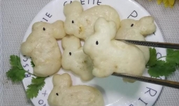 怎样用土豆做兔子花卷？