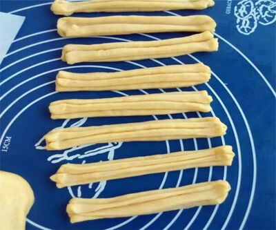 家庭炸油条的简易做法窍门