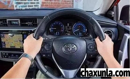 车辆在行驶中发生刹车失灵该怎么办