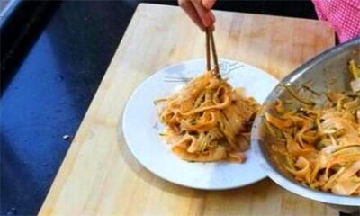 做凉皮放淀粉起什么作用