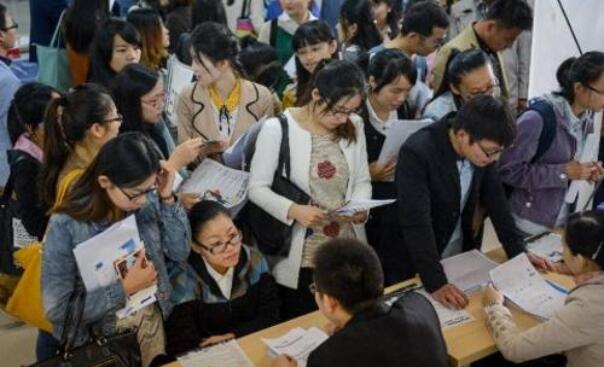 应届毕业生到底指的哪些