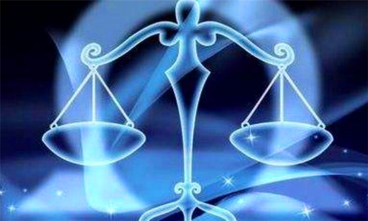 天秤女和什么星座最配