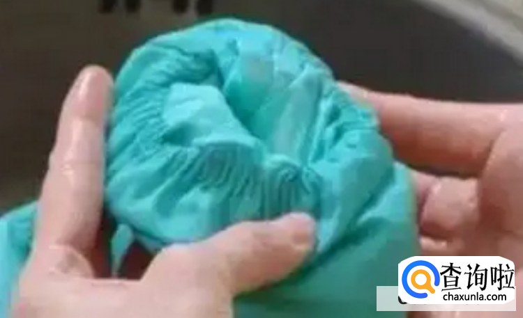 羽绒服用肥皂洗后如何补救