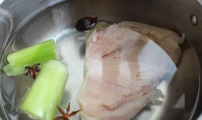 鸡丝凉皮的做法