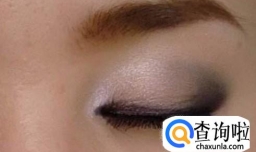 怎样化妆才能显得眼睛很大
