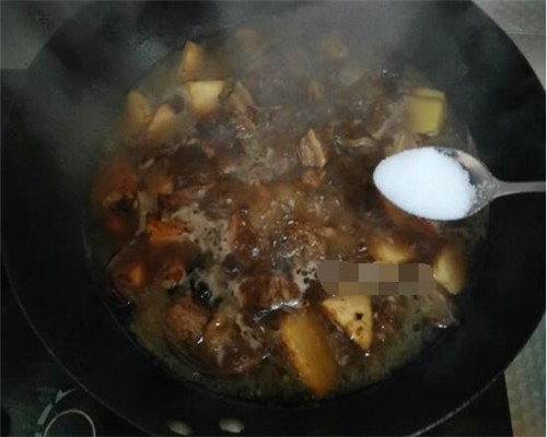 牛腩炖芋头的家常做法
