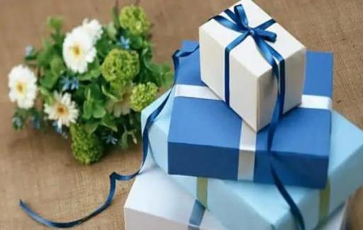第一次去男朋友家应该带什么礼物
