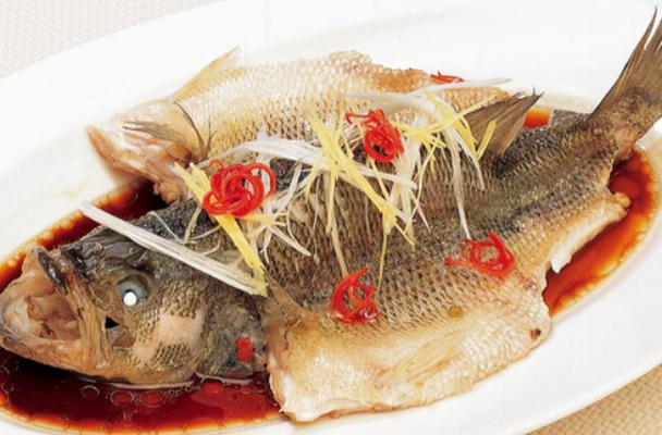 清蒸鲈鱼最简单的做法是什么