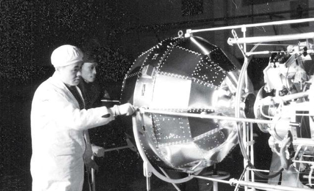 中国第一颗人造卫星