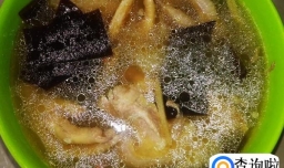 海带头煲鸡脚猪肉汤的做法