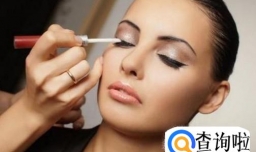 怎样化妆不脱妆的方法