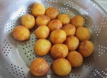 炸丸子的时候怎么判断丸子熟了？