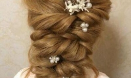 伴娘发饰的编发
