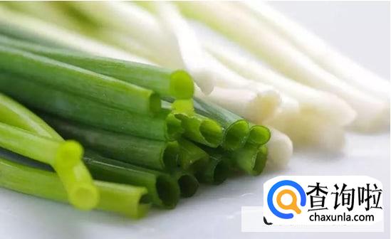 为什么切葱时旁边放一碗水就不会辣眼睛