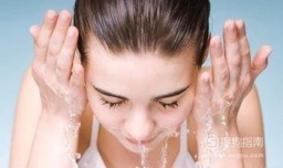 用什么洗脸可以美白