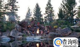 办夜被困在山上应该怎么办？