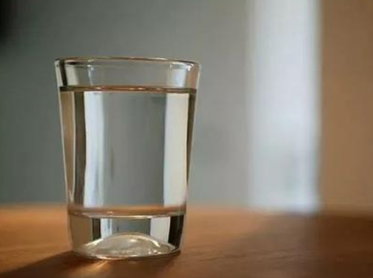 喝盐水的功效和作用