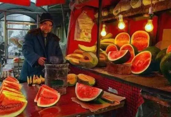 早穿皮袄午穿纱原因是什么