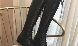 秋冬天穿裙子搭配什么鞋子？