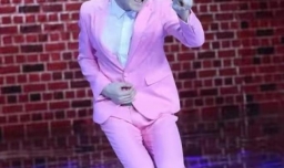 有哪些适合没有才艺的人的年会表演？