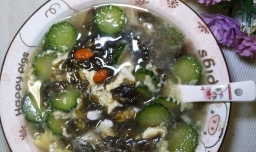 怎样做美味黄瓜紫菜蛋花汤？