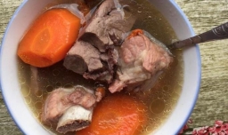 胡萝卜猪心排骨汤