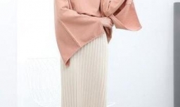 裸粉色搭配什么颜色