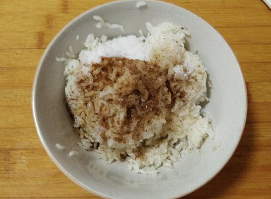 怎么用生的大米炸锅巴