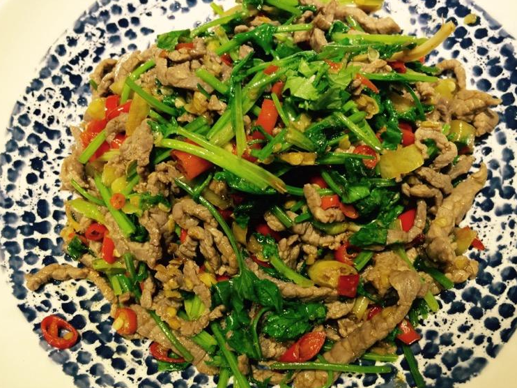 牛肉炒香菜的家常做法