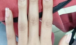 怎样在家自己DIY简易的美甲