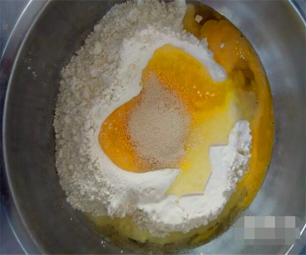 家庭炸油条的简易做法窍门