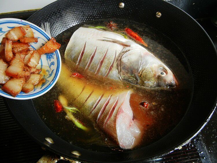 东北炖大鱼的家常做法