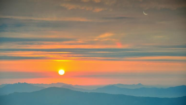 日月同辉是什么意思