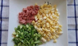 怎样做美味的玉米蒜苔炒饭？