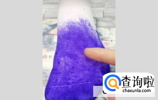 白衣服被染色该怎么修复